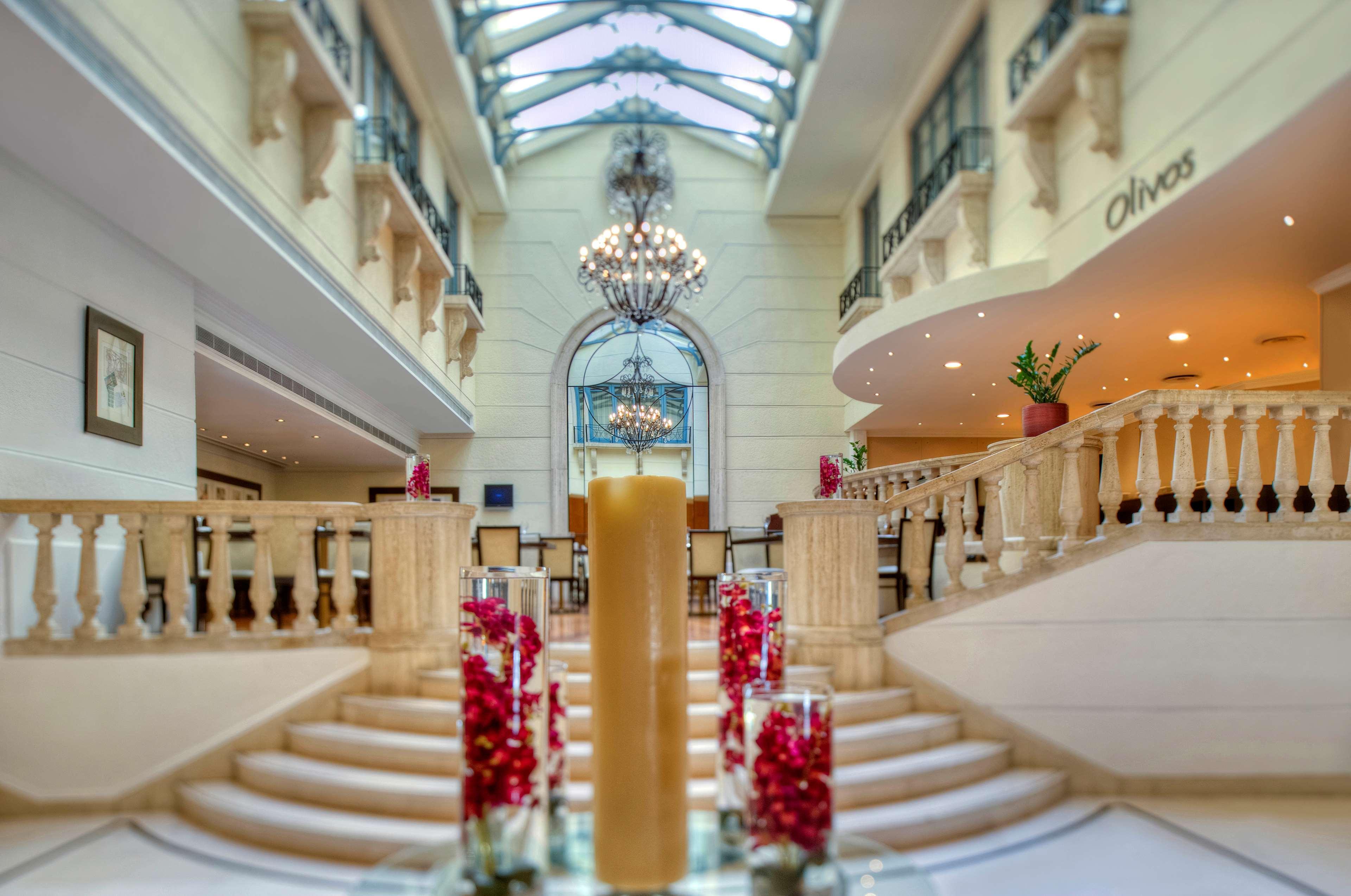 Radisson Blu Martinez Beirut Hotel Luaran gambar Lobby