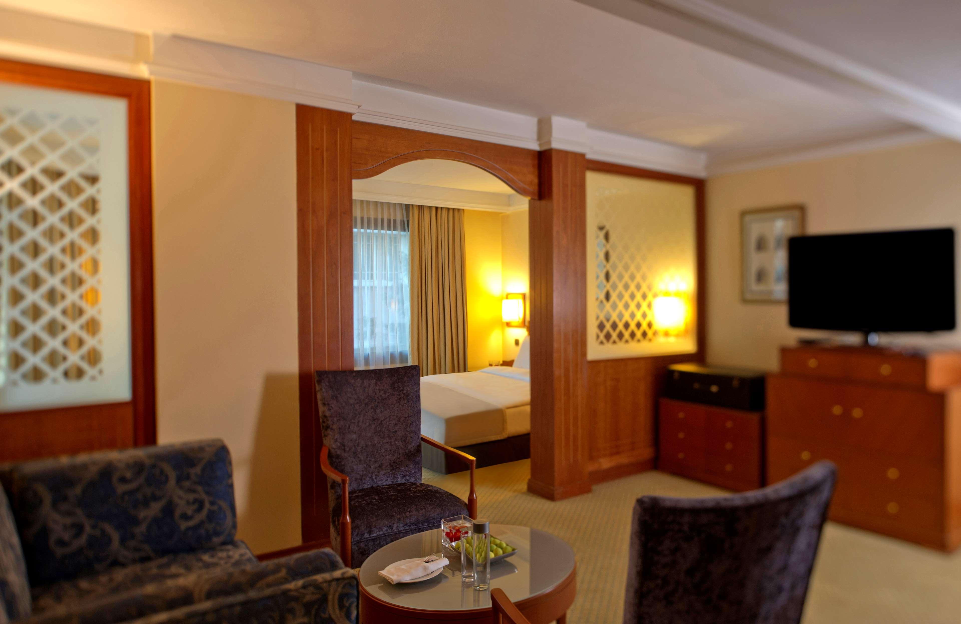 Radisson Blu Martinez Beirut Hotel Luaran gambar Suite