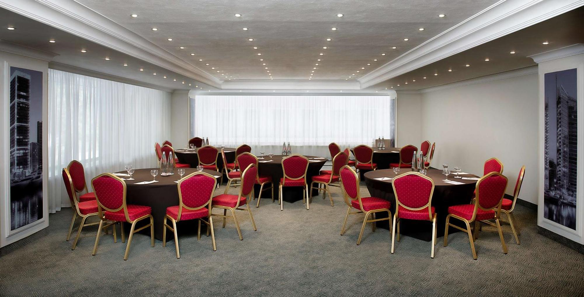 Radisson Blu Martinez Beirut Hotel Luaran gambar Meeting room
