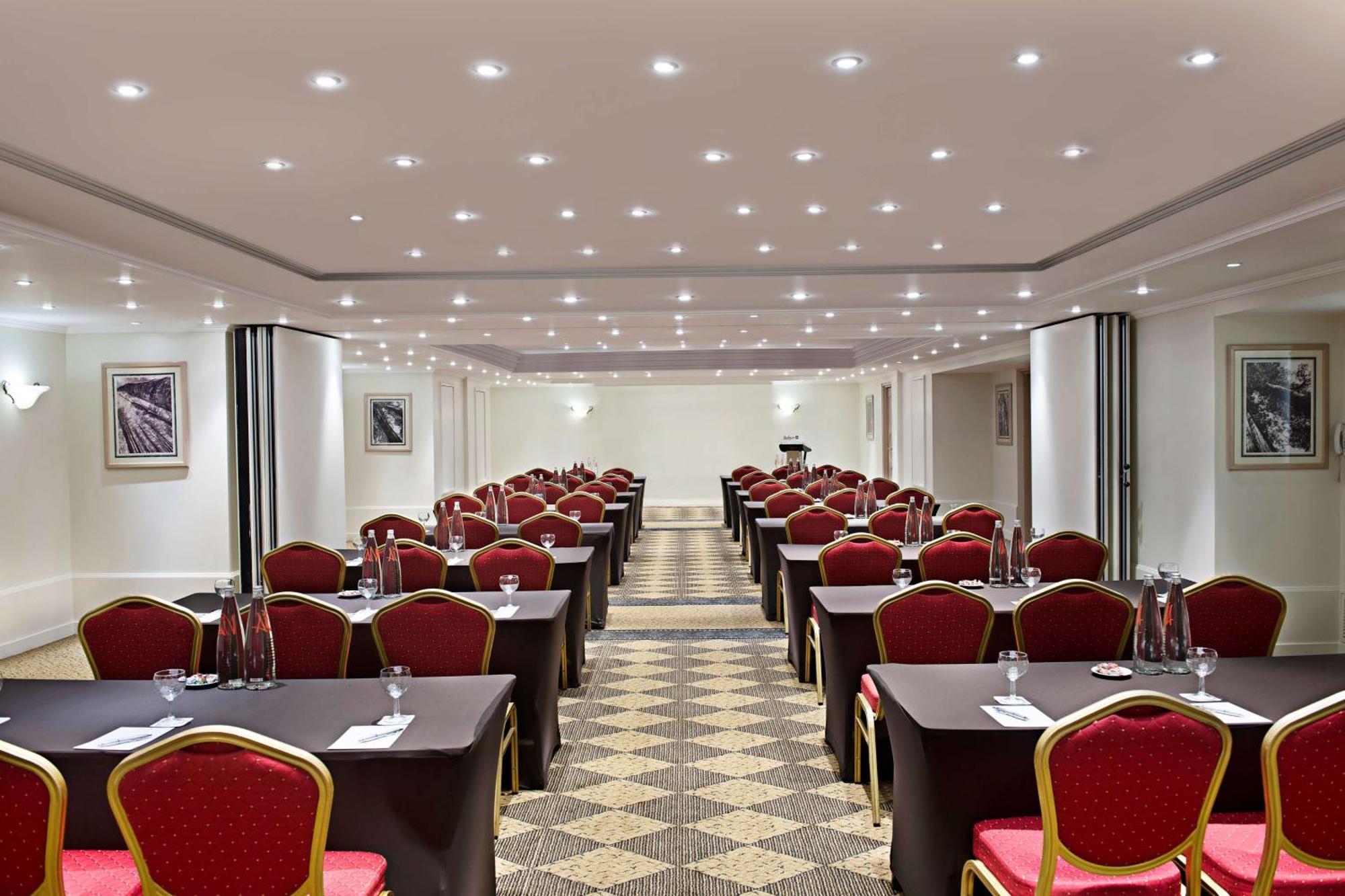 Radisson Blu Martinez Beirut Hotel Luaran gambar The ballroom