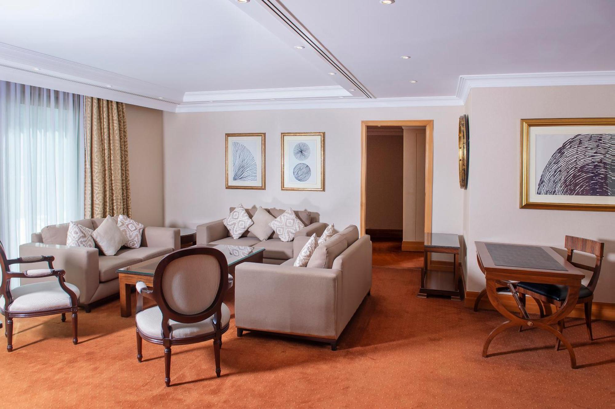 Radisson Blu Martinez Beirut Hotel Luaran gambar A suite at the InterContinental Hotel, London, Park Lane